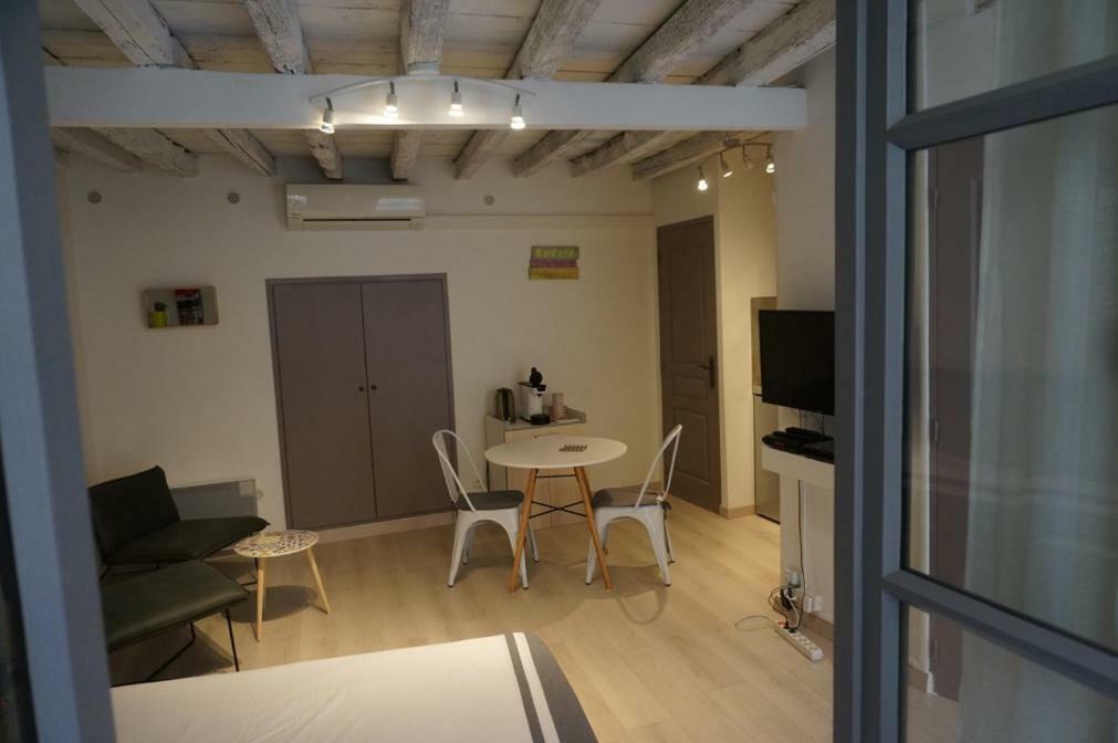 ארל Studio Typique Et Cosy Climatise. מראה חיצוני תמונה